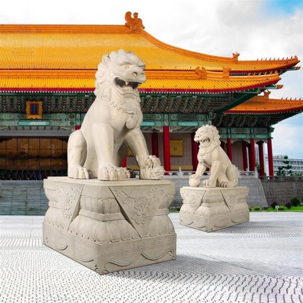 Male & Female Foo Dogs With Plinths